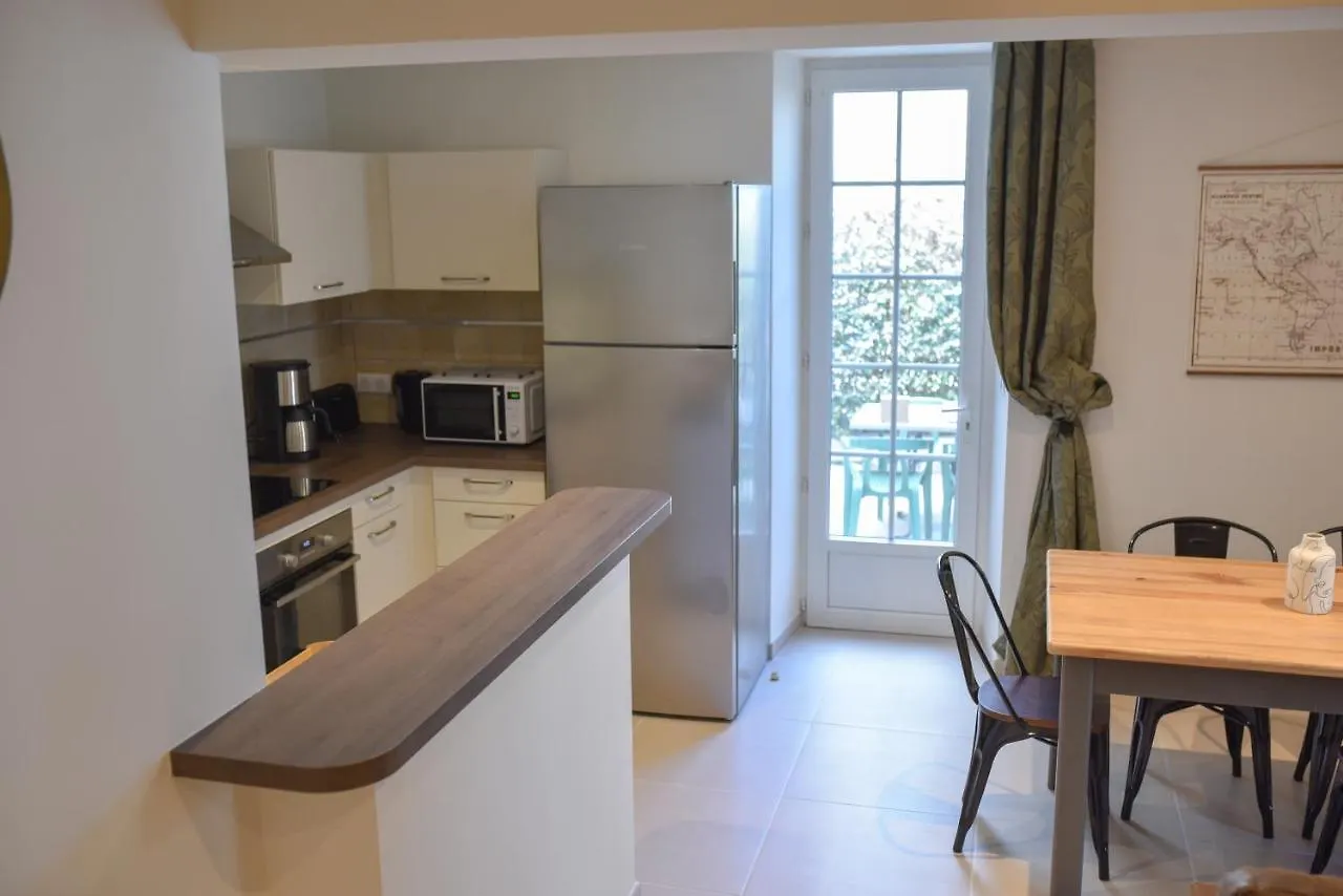Chateau De Chaussy Ruoms Vakantiehuis